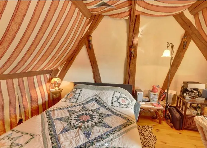 D'hôtes De La Galaisière 3*